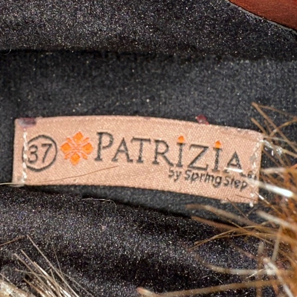 Elegant Brown Ankle Boots with Fur Trim - Picture 9 of 9